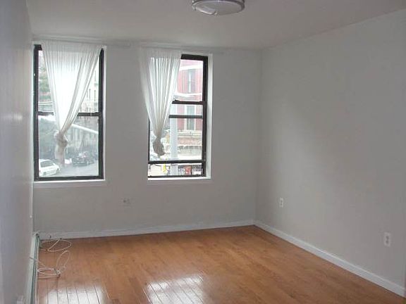 2nd image of 791 Washington Ave #1