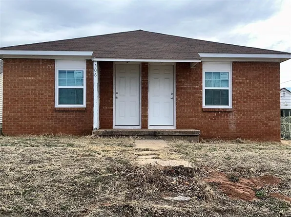 506 N 5th St, Sayre, OK 73662