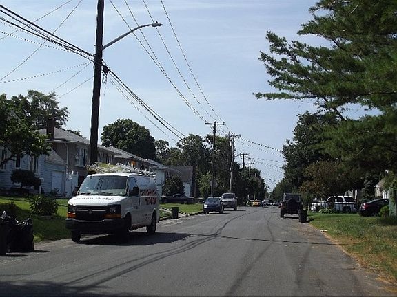 4th image of 52 Lafayette St