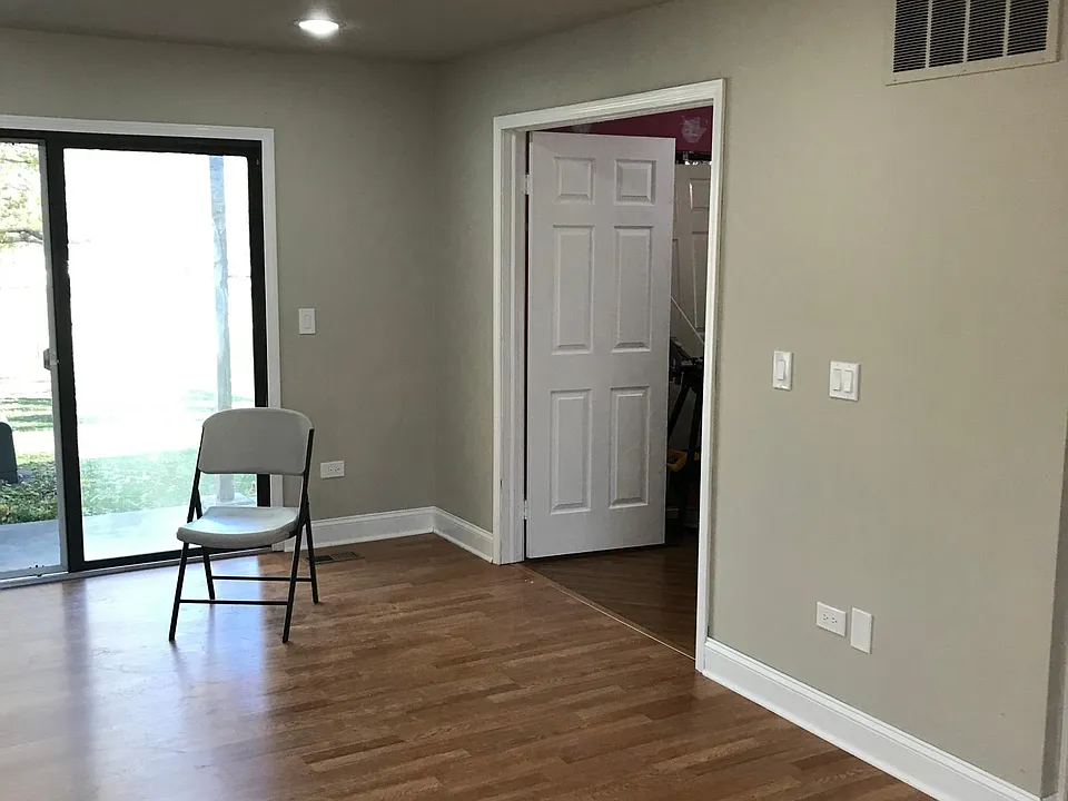 371 Sandhurst Cir #2