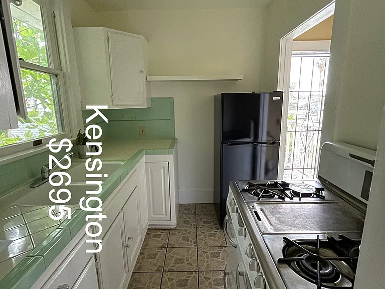 1161 W Kensington Rd — Photo 15