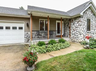 9519 Silver Lake Rd, Linden, MI 48451