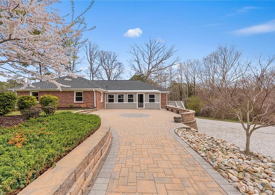 1st image of 4861 Rochambeau Dr