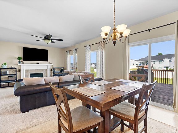 3rd image of 8101 Peninsula Cir