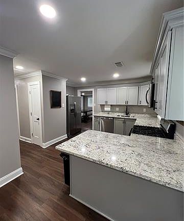 4th image of 4854 Feliciana Dr
