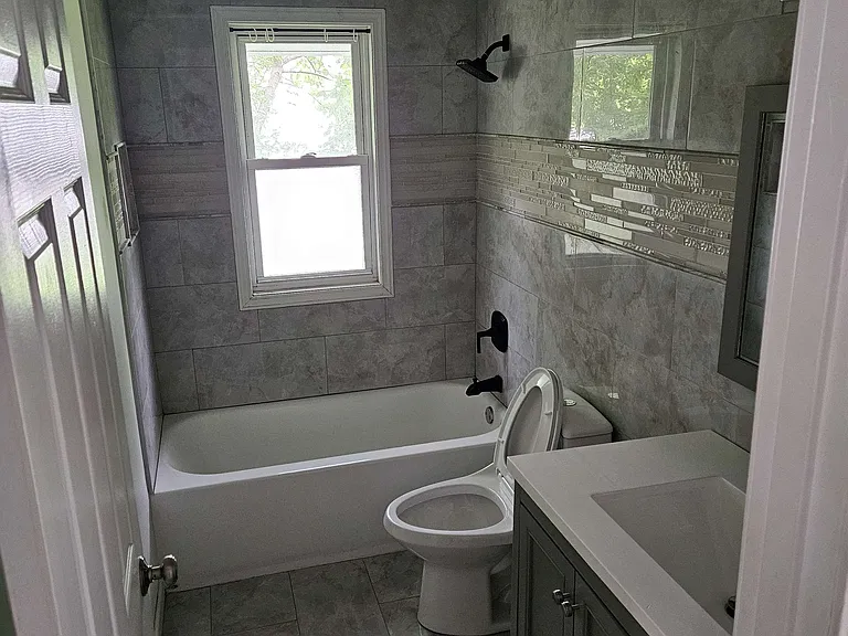 6130 W Fairmount Ave — Photo 5