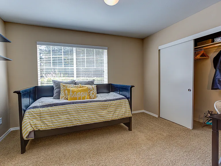 Commons at Hawthorn Village Apartments — Photo 19