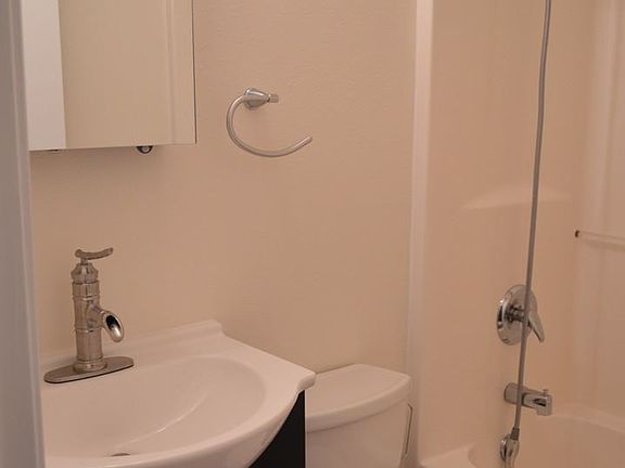 4th image of 1501 24th Ave APT B