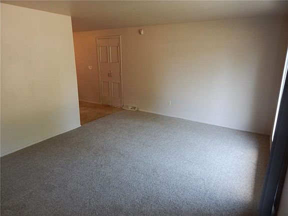 5th image of 1915 Woodbine Dr