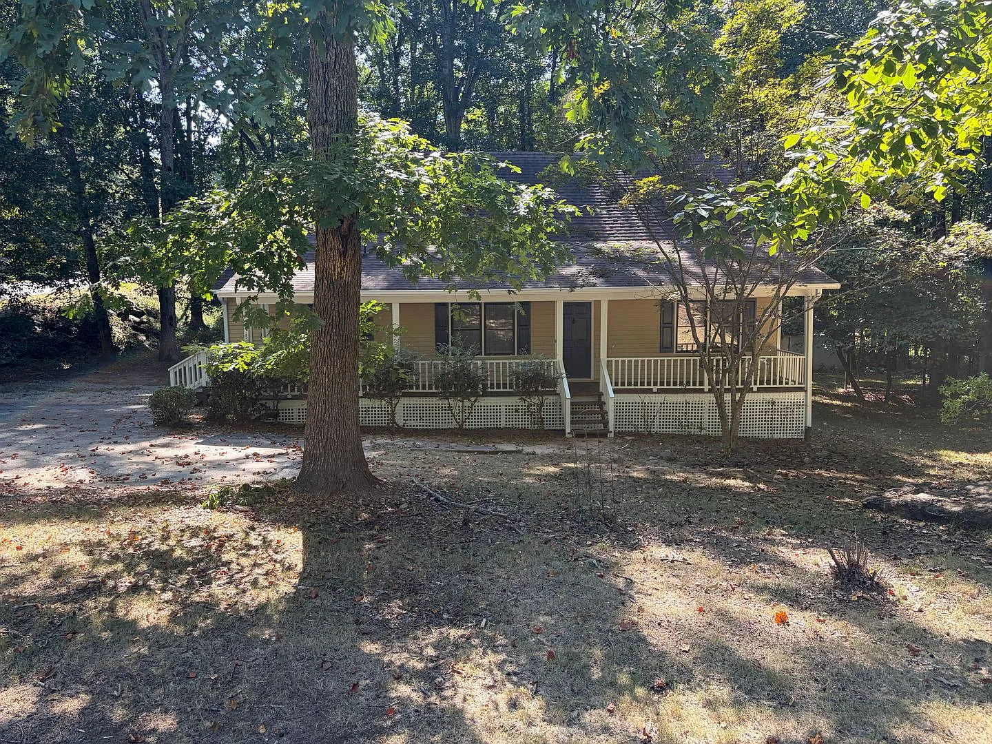 3-Bedroom, 2.5-Bath House on Spacious Lot in west Athens, GA — Photo 1