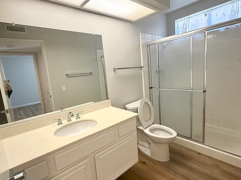 10725 Wallingford Rd — Photo 25