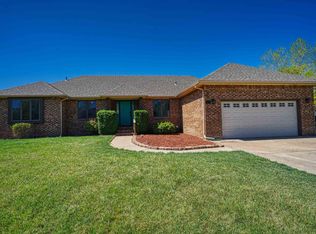 601 Stone Creek Dr, Newton, KS 67114