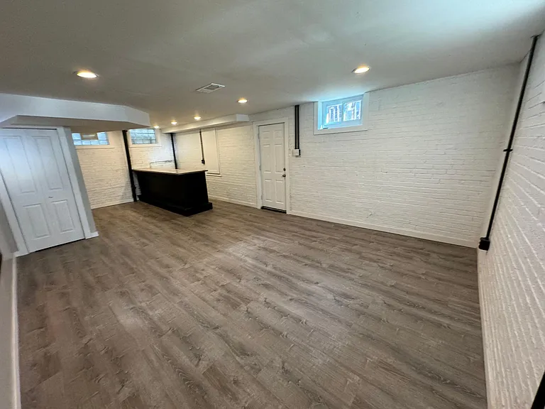 1803 Avonlea Ave — Photo 30