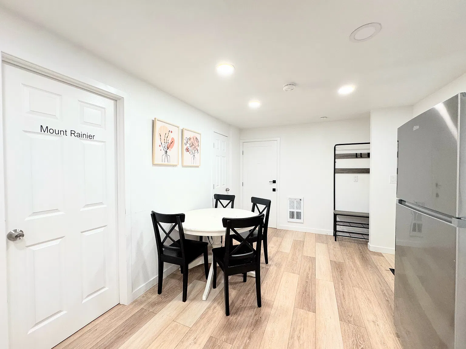 2 bed, 550 sqft, $1,950 — Photo 2