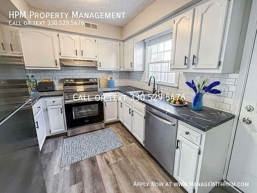Building Photo - 9996 Delores Dr #E