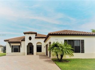 5362 Chandler Way Ave, Maria, FL 34142