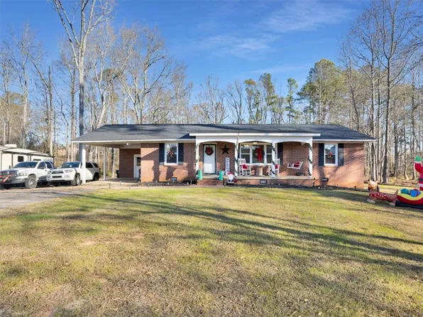 403 Pine Forest Dr, Belton, SC 29627