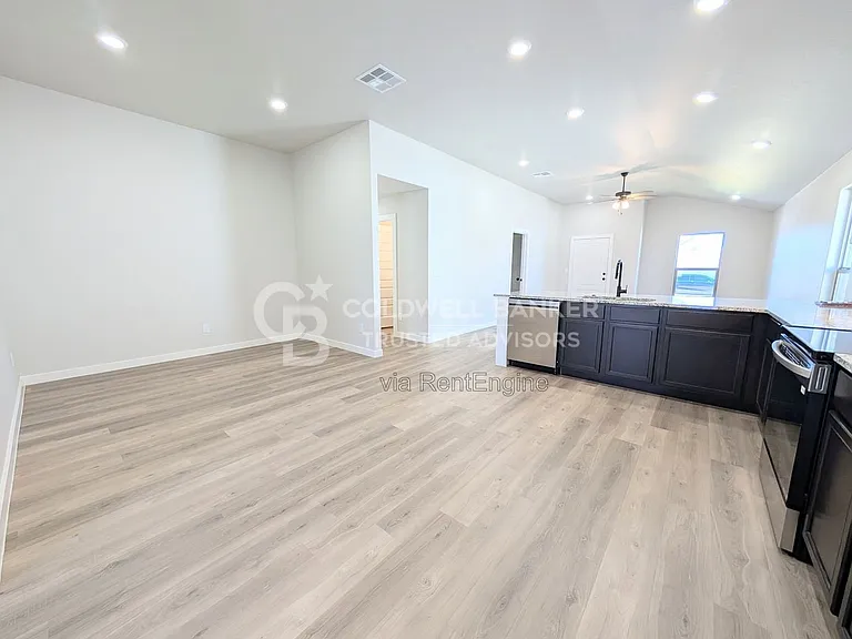 3220 Cottonwood Ave — Photo 7