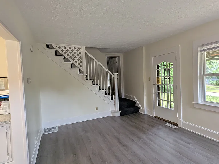 1635 Preston Ave — Photo 8