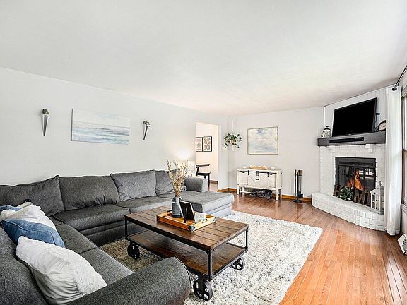 4th image of 396 Kimber Ln