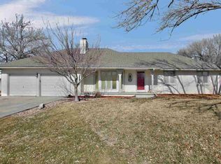 852 Trinity Ct, Newton, KS 67114