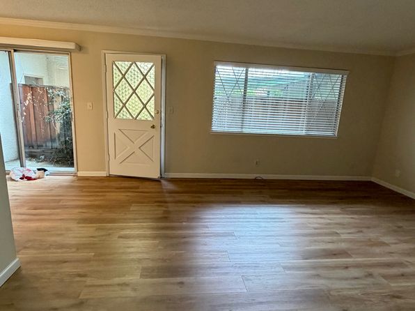 2083 Town And Country Ln APT 2