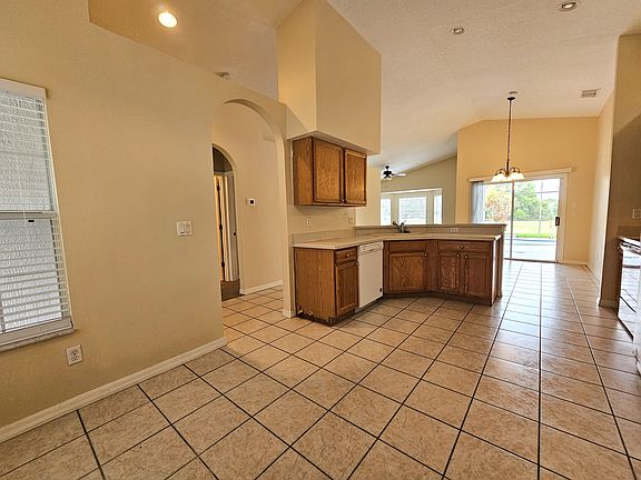 5th image of 2813 Harwood Ct