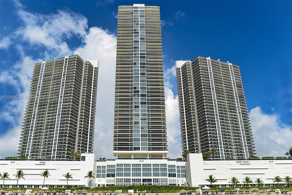 Building Photo - 1800 S Ocean Dr #3805