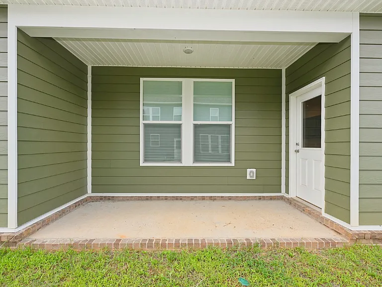 7187 Sutton Dr — Photo 32