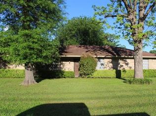 455 41st St SW, Paris, TX 75460