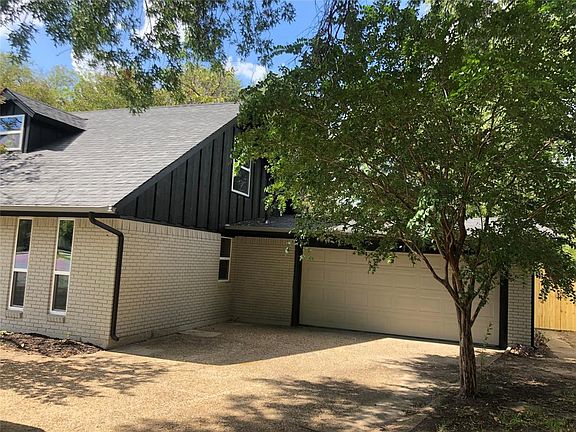 3rd image of 1123 Edwards Ct N