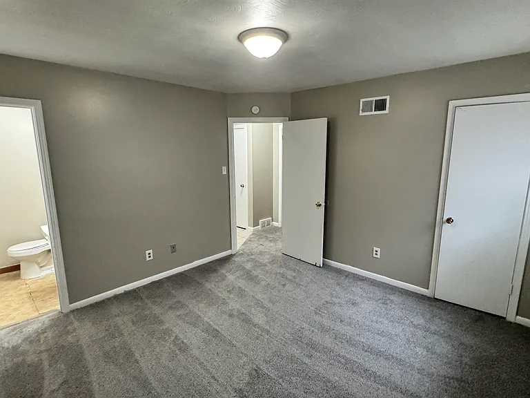 4748 Scottsdale Ave — Photo 9