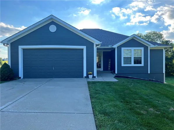 739 Hurley St, Peculiar, MO 64078