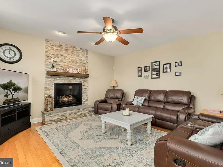 6805 Rathbone Pl — Photo 13