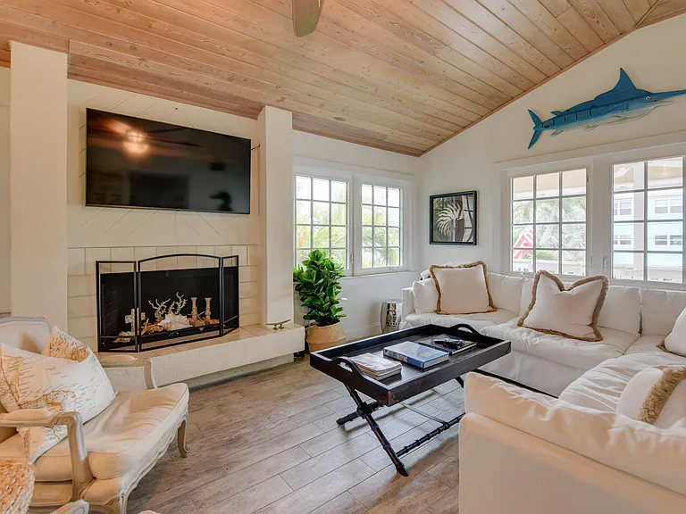 320 W Indies Dr — Photo 16