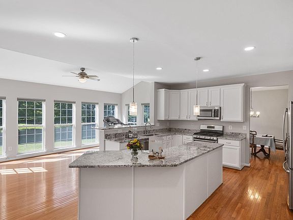 2nd image of 4508 Winding Oak Dr