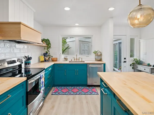 6152 Caminito Baeza, San Diego, CA 92122