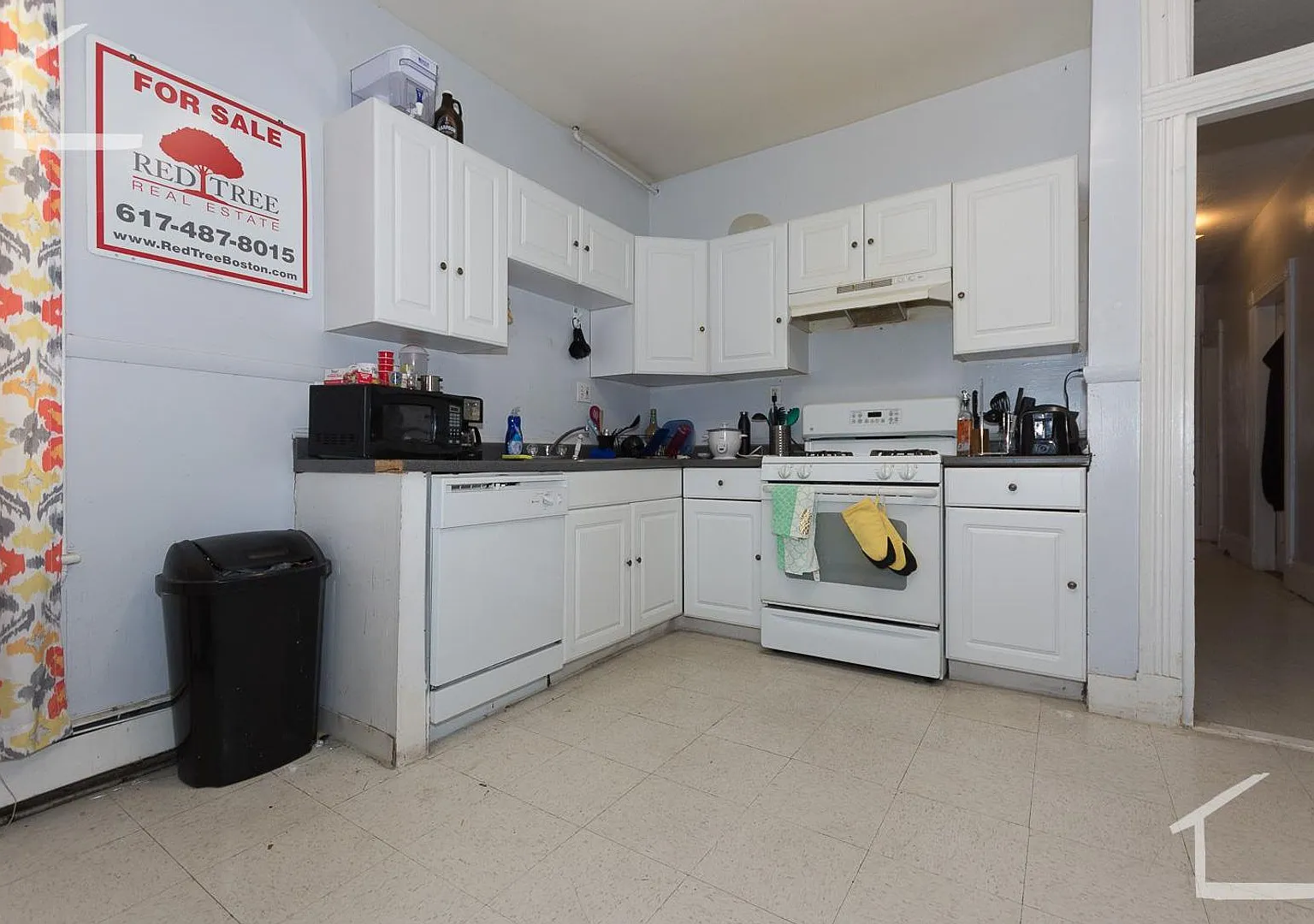 Perfect 3 Bed Right on Mission Hill 9/1/26 — Photo 3