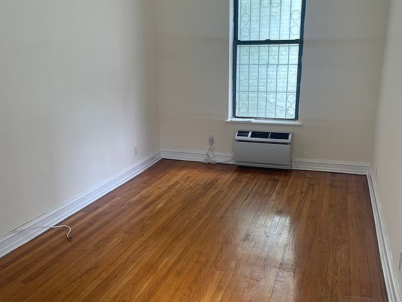 2nd image of 201 E 81st St #2E