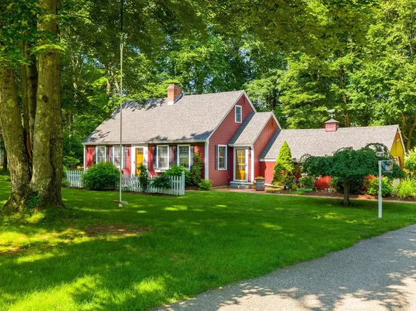 21 Old Farm Rd, Sturbridge, MA 01566