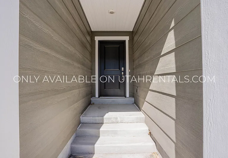 1864 S 460 W — Photo 2