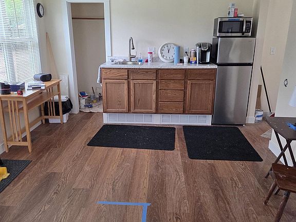 2nd image of 1708 Ellis Ave