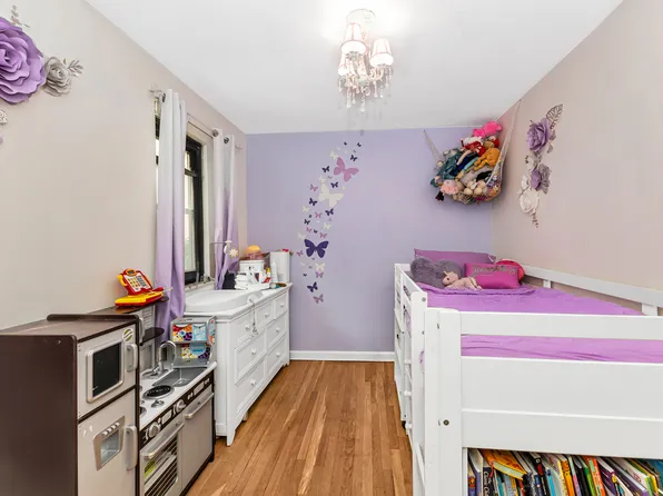 2705 Kings Highway image 7 of 9