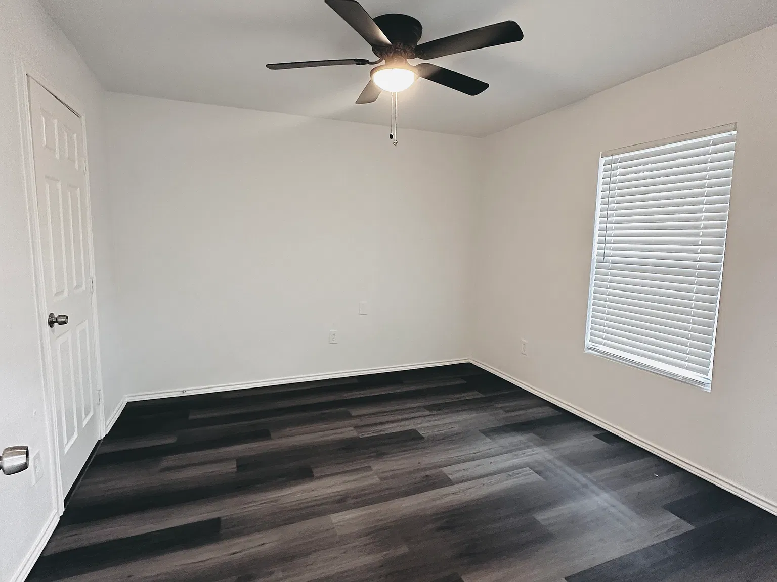 4 bed, 2101 sqft, $2,350 — Photo 3