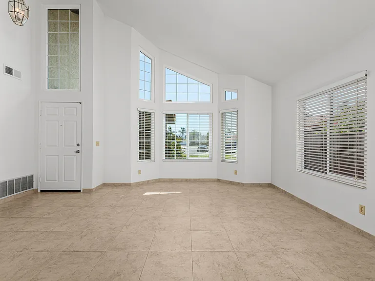 683 Wolf Point Ct — Photo 4
