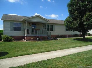 203 Knollwood Way, Jacksonville, IL 62650