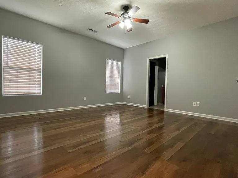 102 Bluegrass Beat Cv — Photo 5