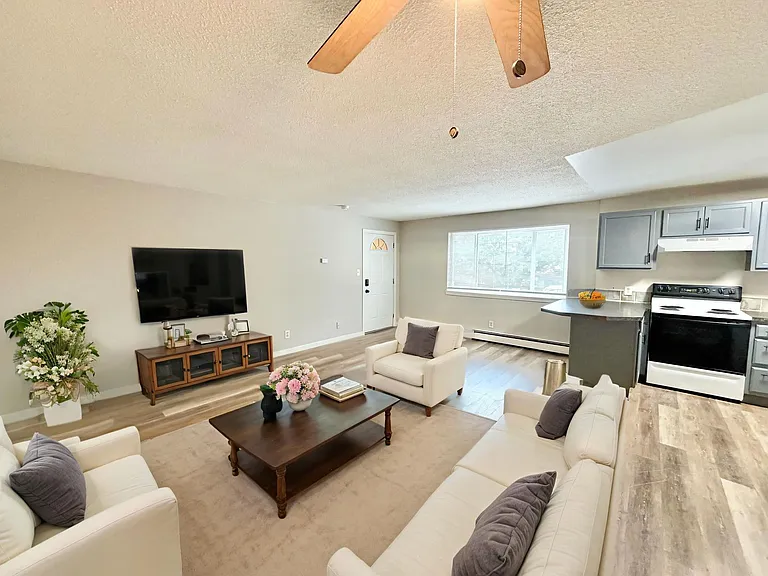 Ivywild Flats — Photo 12