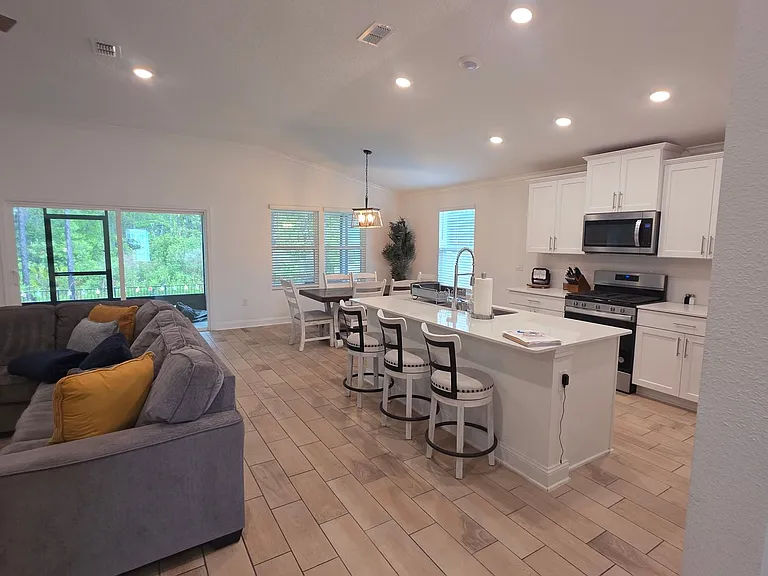 248 Zancara St — Photo 10