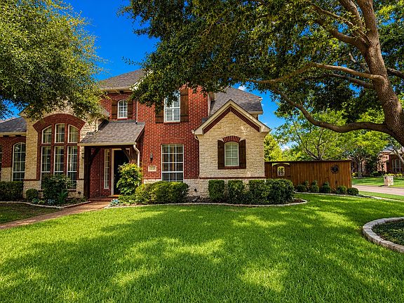 2nd image of 2700 Arbor Ct